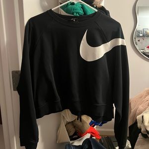 nike cropped sweatshirt